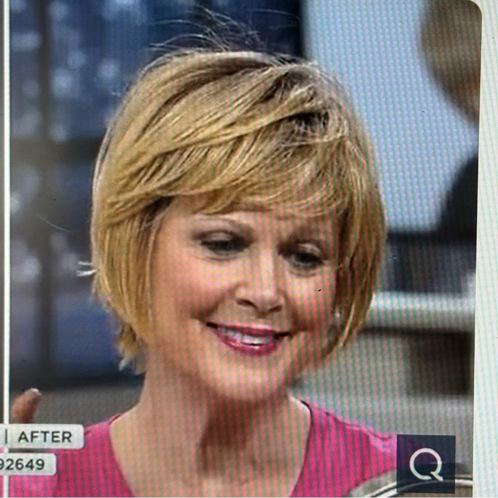 Hairdo Textured Fringe Bob Wig in Glazed Hazelnut Brand New(READ) - Picture 5 of 15